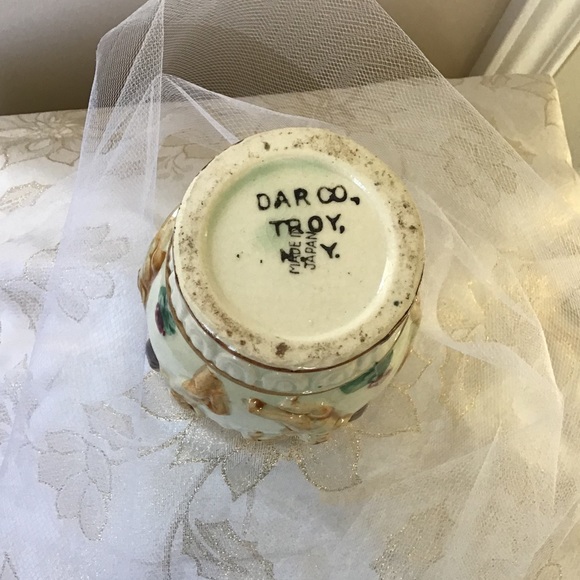 Vintage Small Porcelain Cherub Grecian Vase - Picture 8 of 8